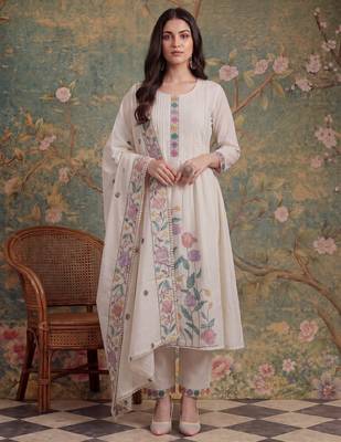 white cotton embroidered have a linin kurta pant dupatta set 1