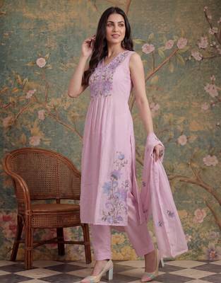 pink mull chanderi have a lining pleated kurta dupatta pant set 2