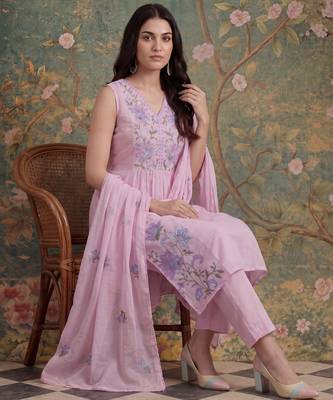 pink mull chanderi have a lining pleated kurta dupatta pant set 5