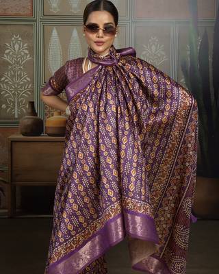 Purple silk blend floral printed saree 5