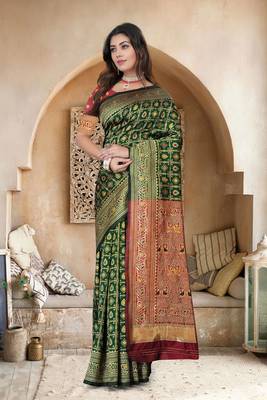 Bottle Green Banarasi Cotton Silk Saree with Maroon Woven Pallu and Traditional Zari Design 2