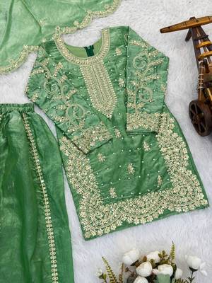 Girls pista fendy silk embroidered kurta with plazzo and dupatta set 3