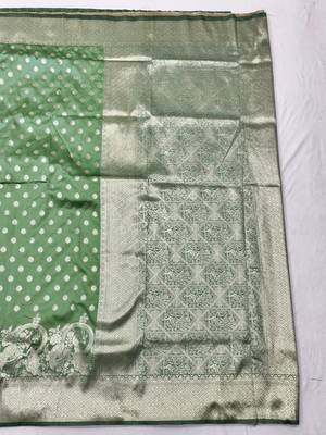 Light green zari woven silk blend traditional saree with blouse piece 2