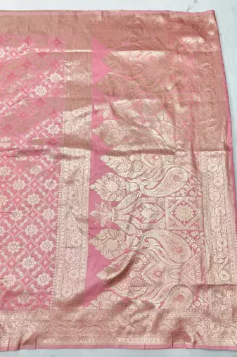Pink zari woven silk blend traditional saree with blouse piece
