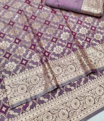 Purple zari woven silk blend traditional saree with blouse piece 3