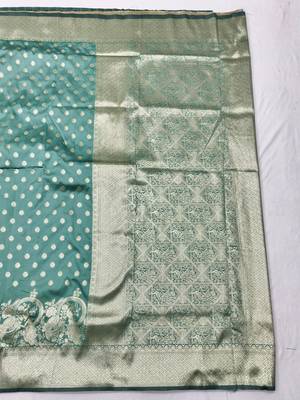 Green zari woven silk blend traditional saree with blouse piece 2