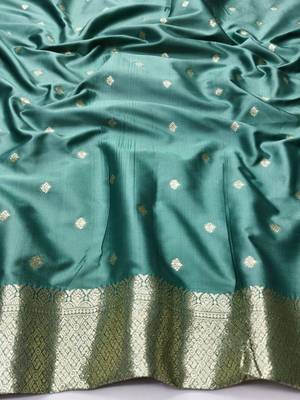Green zari woven silk blend traditional saree with blouse piece 4