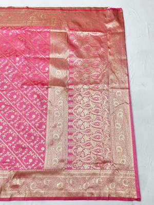 Pink zari woven silk blend traditional saree with blouse piece 2