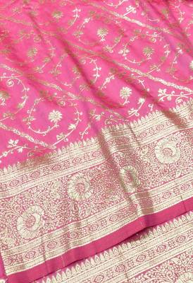 Pink zari woven silk blend traditional saree with blouse piece 3