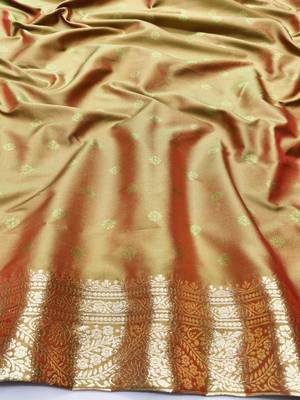 Pista zari woven silk blend traditional saree with blouse piece 4