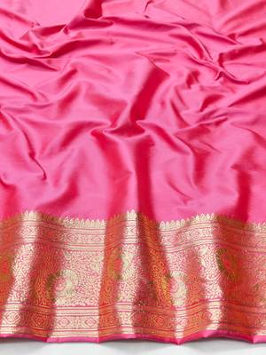 Pink zari woven silk blend traditional saree with blouse piece 4