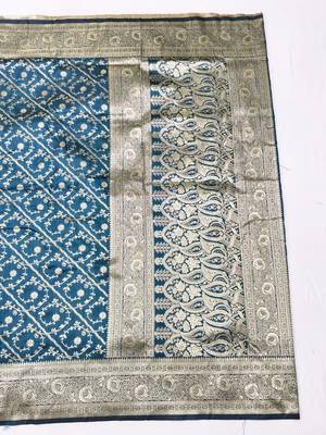 Navy blue zari woven silk blend traditional saree with blouse piece 2