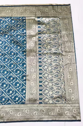 Navy blue zari woven silk blend traditional saree with blouse piece