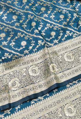 Navy blue zari woven silk blend traditional saree with blouse piece 3