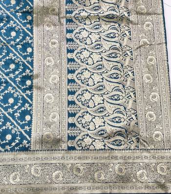 Navy blue zari woven silk blend traditional saree with blouse piece 5