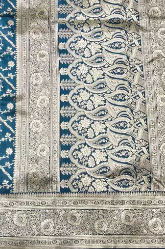 Navy blue zari woven silk blend traditional saree with blouse piece