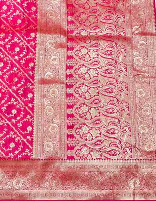 Rani pink zari woven silk blend traditional saree with blouse piece 5