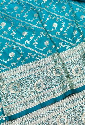 Blue zari woven silk blend traditional saree with blouse piece 3