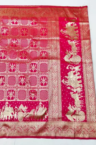 Rani zari woven silk blend traditional saree with blouse piece