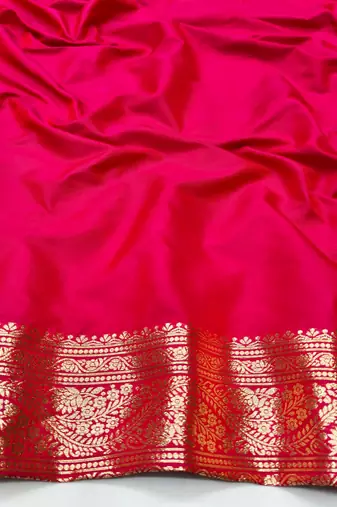 Rani zari woven silk blend traditional saree with blouse piece