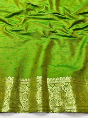 Green zari woven silk blend traditional saree with blouse piece 5