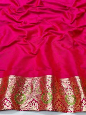 Lime zari woven silk blend traditional saree with blouse piece 4
