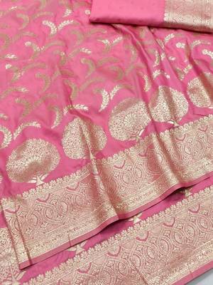 Pink zari woven silk blend traditional saree with blouse piece 3