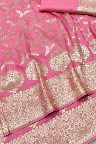 Pink zari woven silk blend traditional saree with blouse piece