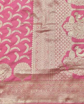 Pink zari woven silk blend traditional saree with blouse piece 5