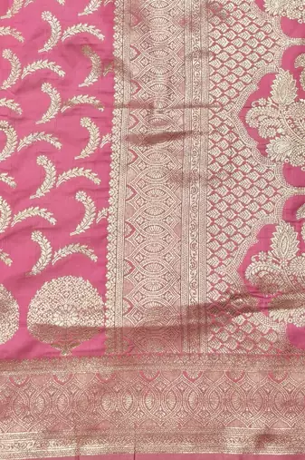 Pink zari woven silk blend traditional saree with blouse piece