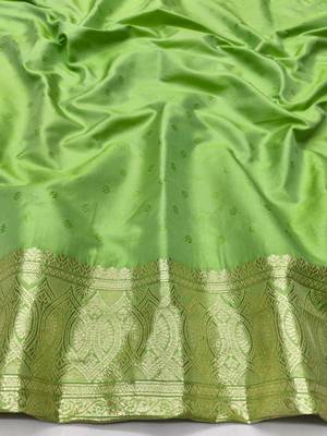 Light green zari woven silk blend traditional saree with blouse piece 3