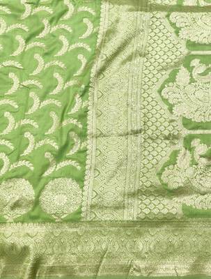 Light green zari woven silk blend traditional saree with blouse piece 4