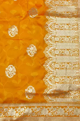Gold zari woven silk blend traditional saree with blouse piece