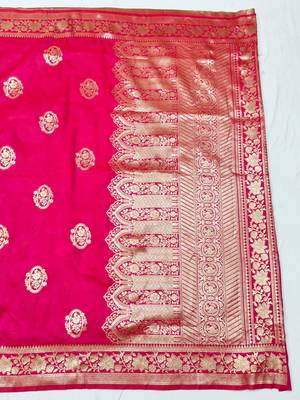 Pink zari woven silk blend traditional saree with blouse piece 2