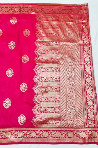 Pink zari woven silk blend traditional saree with blouse piece