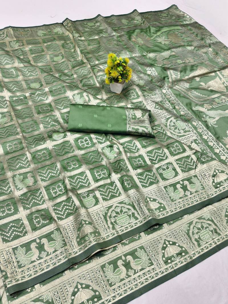 Pista zari woven patola silk blend traditional saree with blouse piece