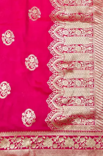 Pink zari woven silk blend traditional saree with blouse piece