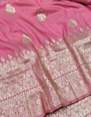 Pink zari woven silk blend traditional saree with blouse piece 3