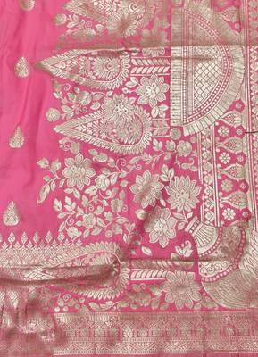 Pink zari woven silk blend traditional saree with blouse piece 5