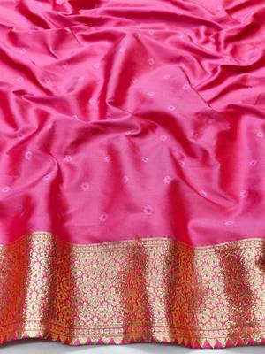 Pink zari woven silk blend traditional saree with blouse piece 4