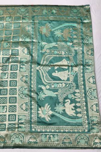 Green zari woven patola silk blend traditional saree with blouse piece