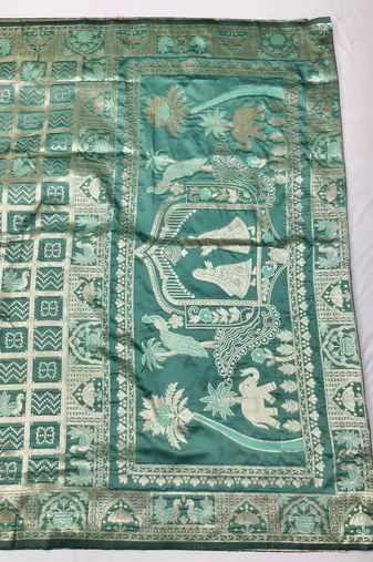 Green zari woven patola silk blend traditional saree with blouse piece