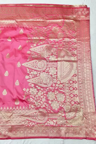 Pink zari woven silk blend traditional saree with blouse piece