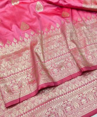 Pink zari woven silk blend traditional saree with blouse piece 3