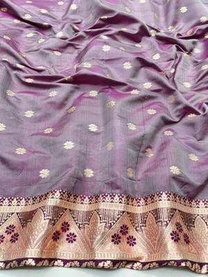 Peach zari woven silk blend traditional saree with blouse piece 4