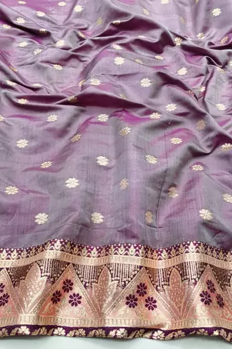 Peach zari woven silk blend traditional saree with blouse piece