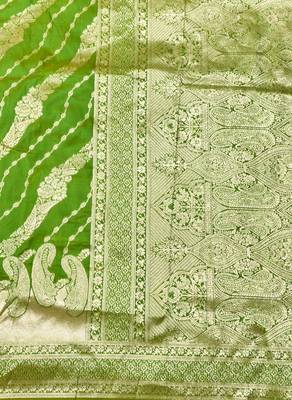 Green zari woven silk blend traditional saree with blouse piece 4