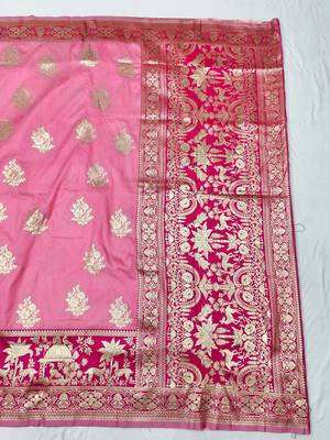 Pink zari woven silk blend traditional saree with blouse piece 2