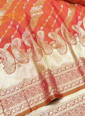 Pink zari woven silk blend traditional saree with blouse piece 3