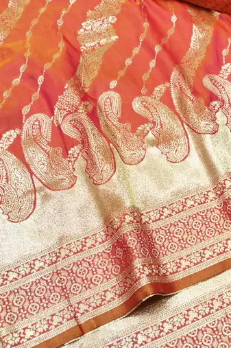 Pink zari woven silk blend traditional saree with blouse piece
